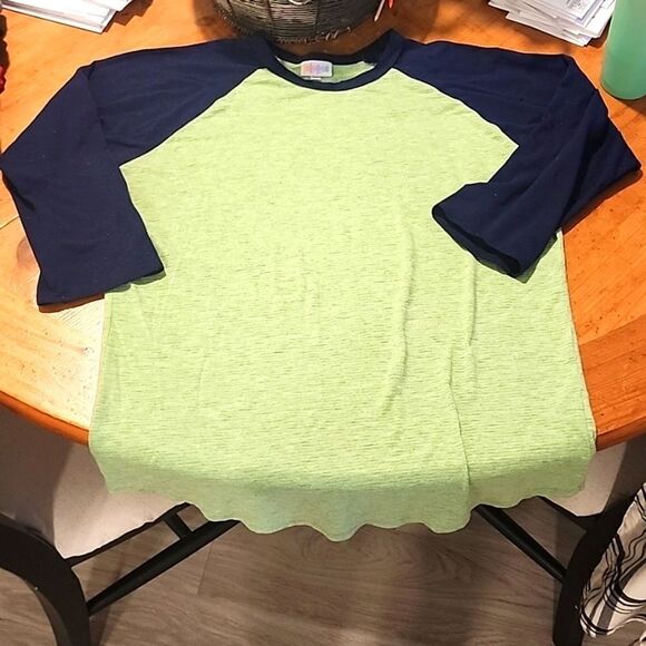 LuLaRoe Quarter Length Sleeve Tee - Picture 1 of 4